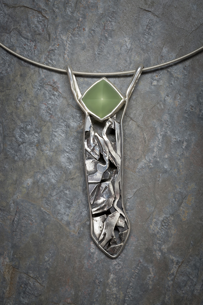 Leap necklace
